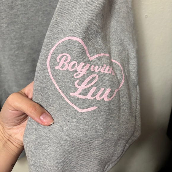 BTS Hybe Merch Boy With Luv Crewneck Size Medium - Picture 4 of 9